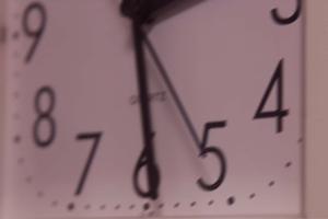 送迎スタッフは自社雇用よりも運転手派遣